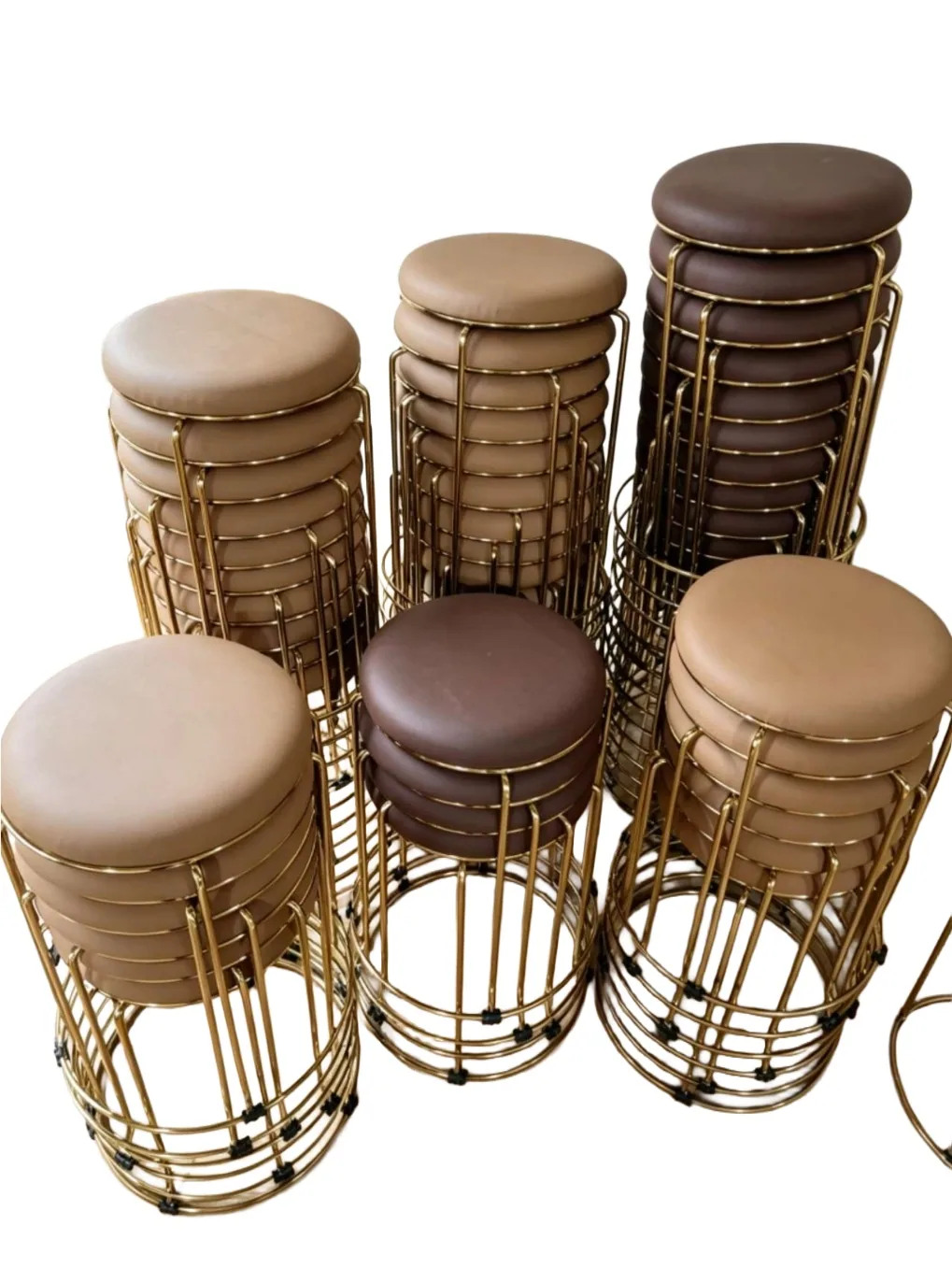 Tabouret empilable doré coussin